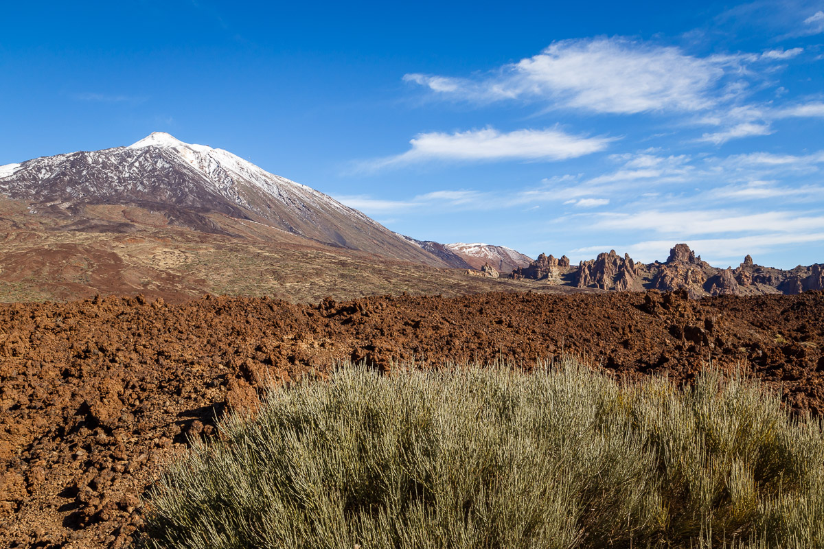 Vulkanlandskap med Teide i bakgrunden